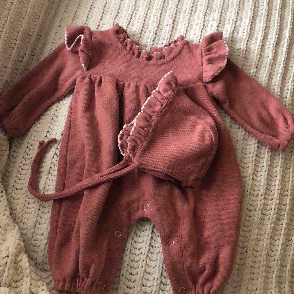 Bloombebe bonnet & jumper